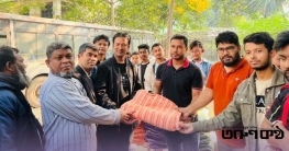 মানবিক উদ্যোগে স্টাফদের পাশে দাঁড়িয়ে জন্মদিন পালন ছাত্রদল নেতার